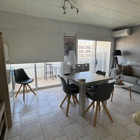Appartement Premiere Ligne De Mer Avec Piscine Roses Zewnętrze zdjęcie