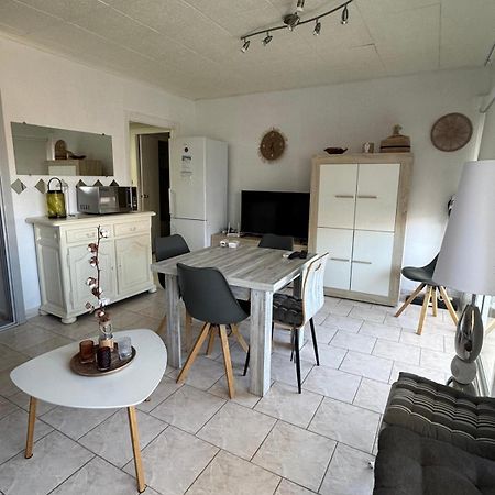 Appartement Premiere Ligne De Mer Avec Piscine Roses Zewnętrze zdjęcie