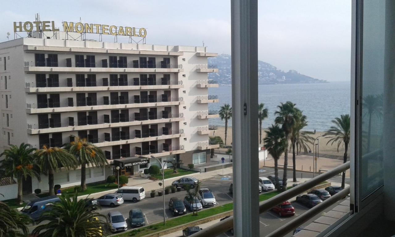 Appartement Premiere Ligne De Mer Avec Piscine Roses Zewnętrze zdjęcie