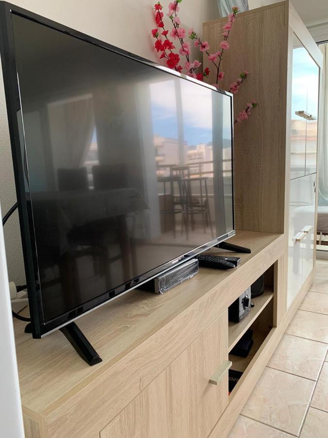 Appartement Premiere Ligne De Mer Avec Piscine Roses Zewnętrze zdjęcie