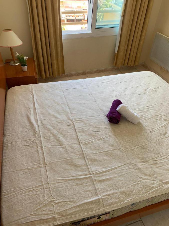 Appartement Premiere Ligne De Mer Avec Piscine Roses Zewnętrze zdjęcie